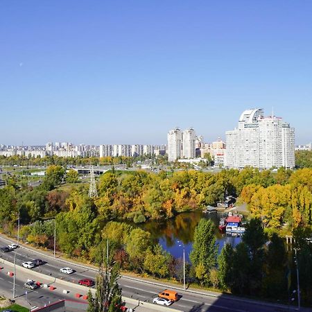 Myfreedom Апартаменти Метро Почайна, Оболонь Kiev Dış mekan fotoğraf